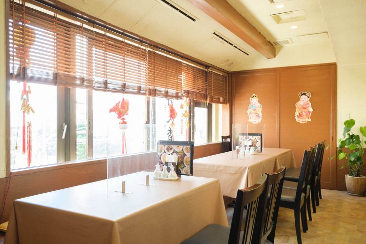 窓がある席を見つけよう