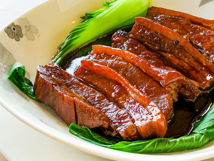 斜め逆光で撮影した角煮