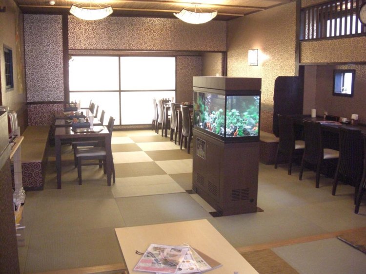 食事のみの利用の場合は、入館料はかからない。1階に名古屋ナポリタンが味わえる軽食コーナーもある。