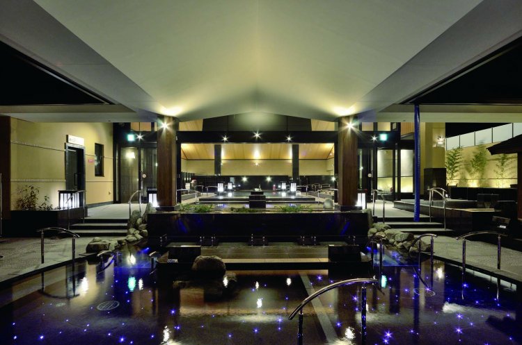 規模が大きいので、内湯と露天エリアにある多彩な風呂をハシゴするのが楽しい。