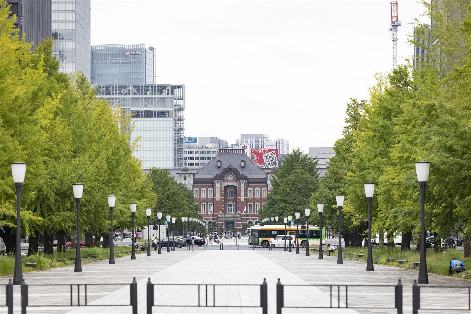 「東京駅が真っ正面というお気に入りスポットです」と仲田さん。