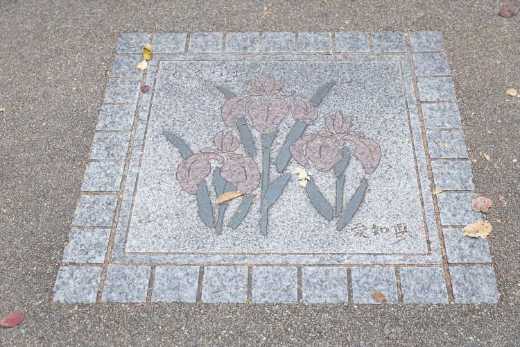 100mごとに現れる47都道府県の「花の輪」プレートにも注目。