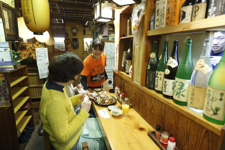 スタッフとの会話を楽しみにする人も多いという。