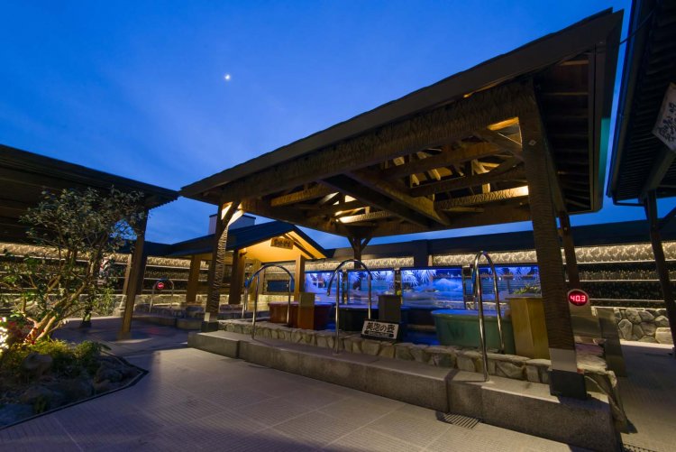 温泉と富士山の眺望を楽しめる富士見の岩湯。