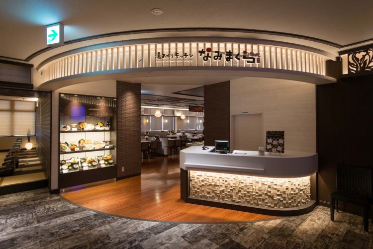 湯上がりキッチンなみまくらでは、健康とおいしさにこだわった料理が食べられる。