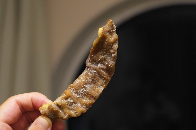 見た目は乾燥したホルモンそのものである