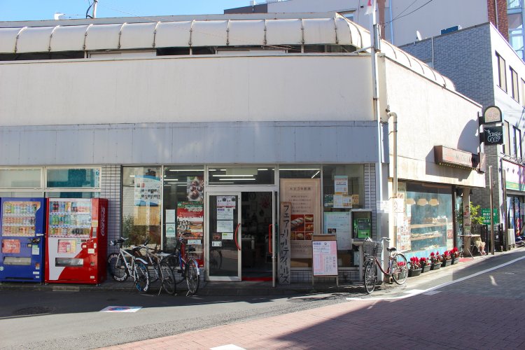 『フェアリーテイルズ』は地域の集会所。