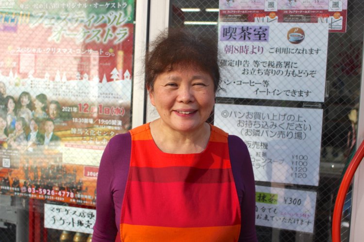 ほぼ江古田の顔になっている萩原ひとみさん。