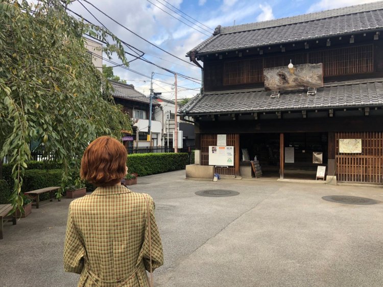 そのまま信号を渡り、オレたちは『下町風俗資料館付設展示場』に行ってみた。