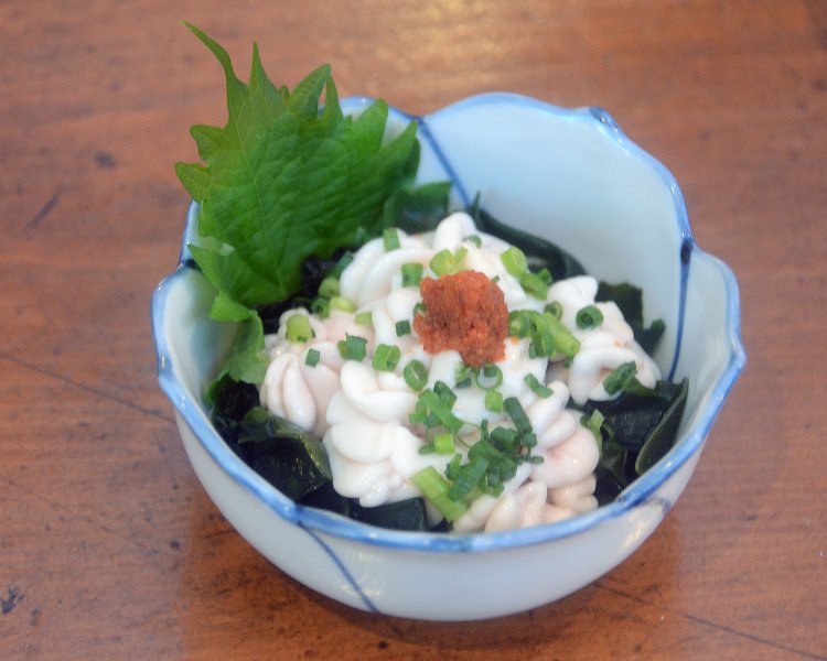 取材当日のイチオシとオススメしてくれた白子ポン酢968円。おすすめメニューは日によって変わるので要チェックだ！