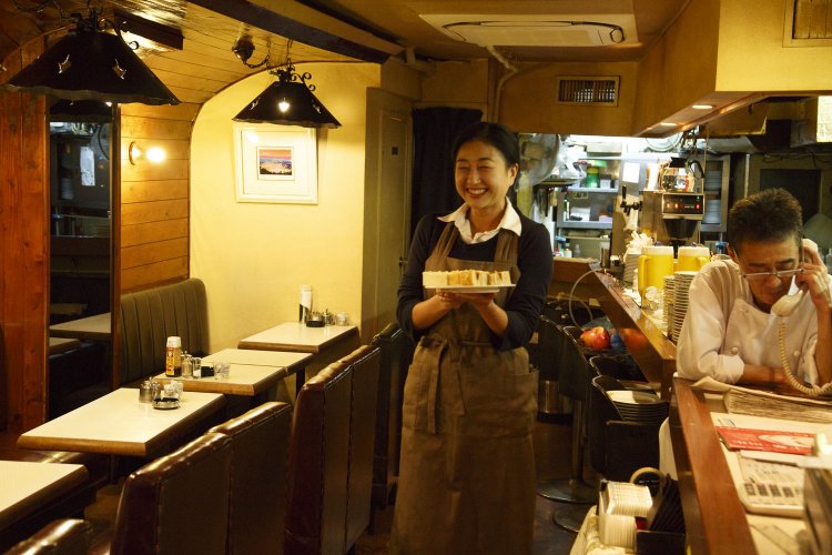 創業以来変わらぬレトロな店内。