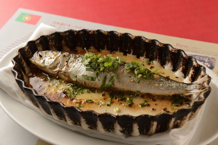 イワシの1匹オーブン焼き620円。