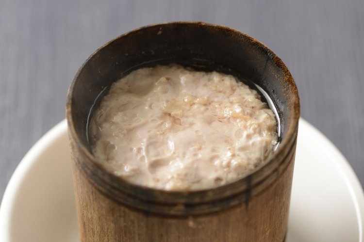 山バト入り湖南特製竹筒スープ。