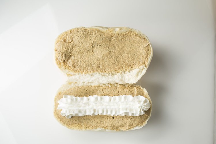 人気の黒豆きなこ220円にホイップ70円をオン。カスタマイズも楽しい。