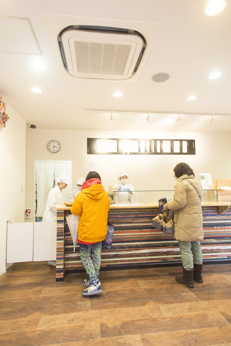 雨や雪の日は狙い目だ。