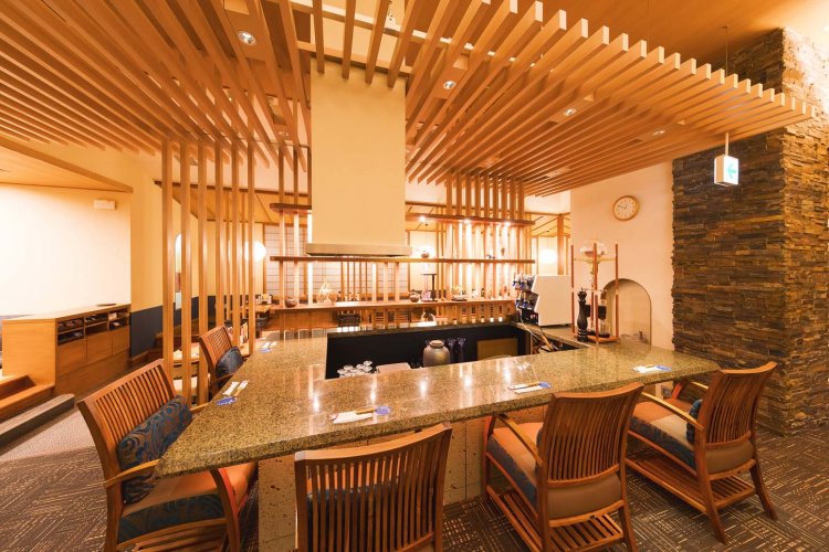 旬を感じる料理のほか、湯上がりに最適な生ビールもいい。