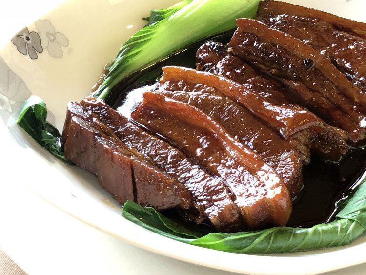 よく見ると左下が飛んでいる。お肉はおいしそうだけれど……。