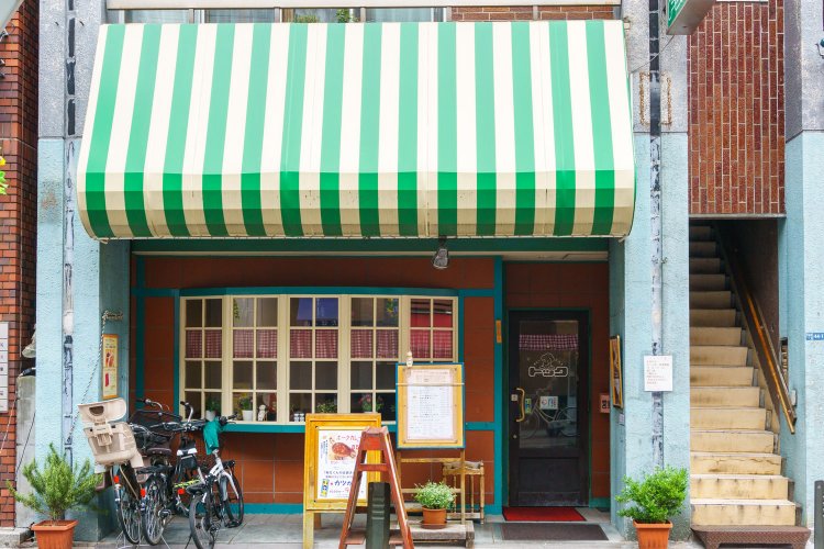 洋食で磨いた腕で1993年に開業。