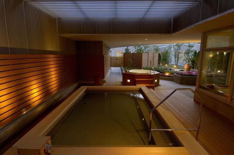 女性露天風呂。