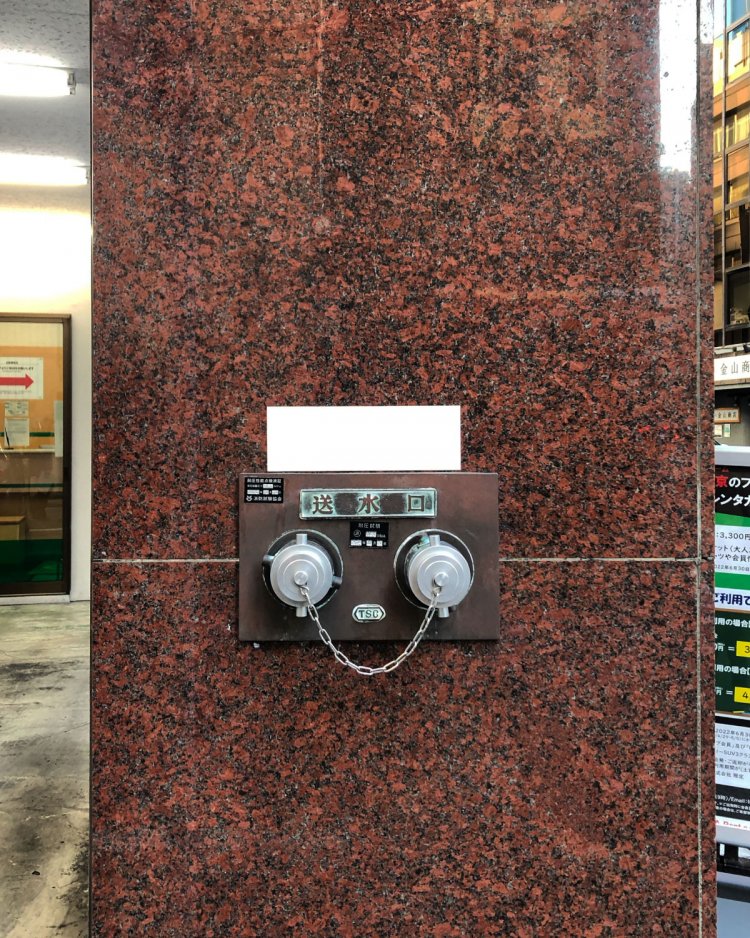 Smiley smile without a word 《何も言わずにニッコリ笑顔》