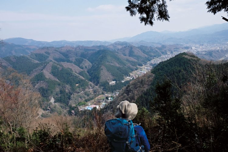 実成山は展望がないが、その先にコース最後の展望所あり。