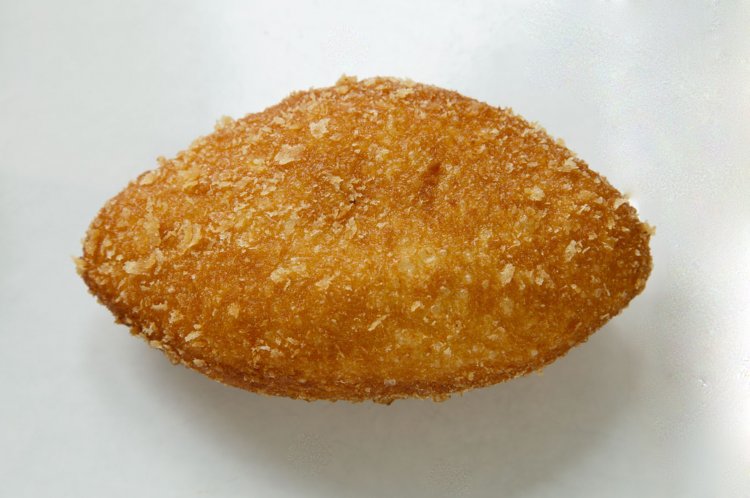 カレーパン216円。