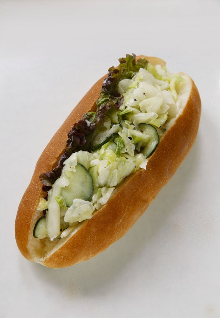 コッペサンド コールスロー216円。