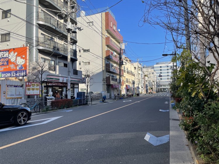 店のある今吉柳通り。人通りは多くない。