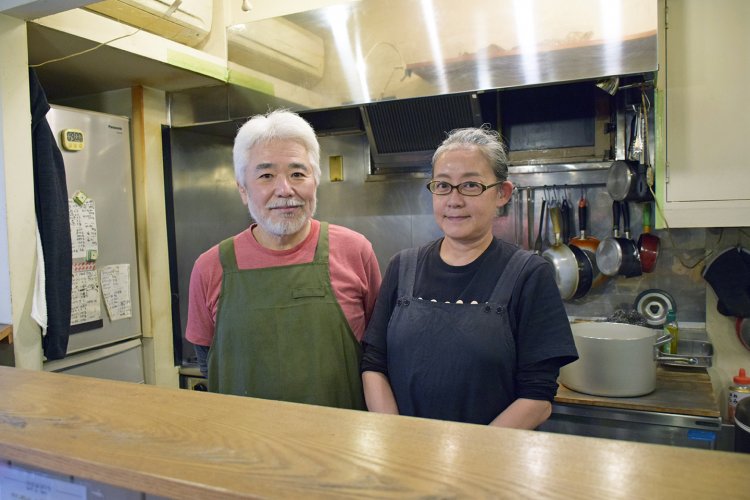 店主の文則さんと敬子さんの多田ご夫妻。