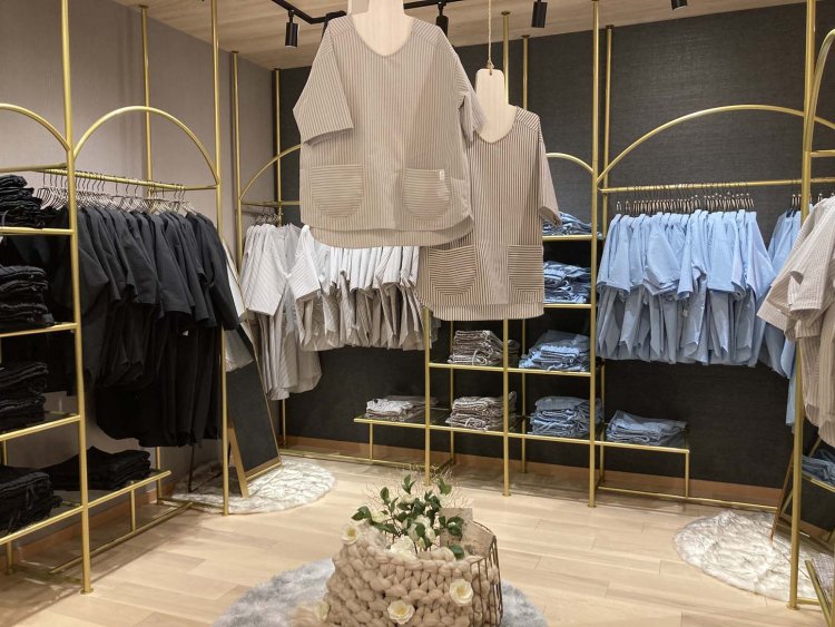 デザインやカラー、サイズも豊富な「かまくらうんじ」専用の館内着もある。