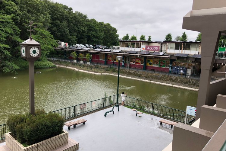 横浜市緑区の竹山団地は、まるで空中に浮かんでいるようでどこから見てもときめく建築なのだ！（ほか12編収録）