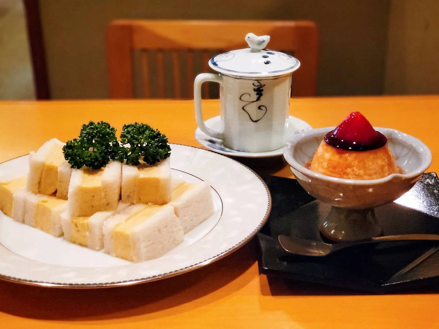 名物の出来立て 玉子サンド と 手作りプリン の美味しさに悶絶 天のや 黒猫スイーツ散歩 麻布十番編 さんたつ By 散歩の達人