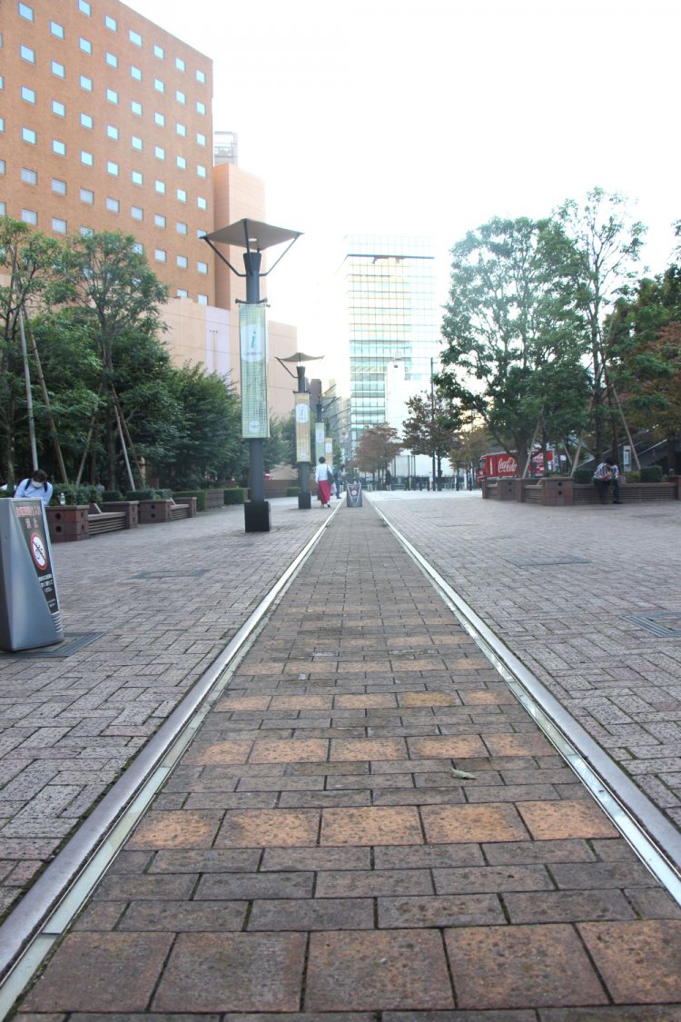 飯田町駅などの跡地を再開発した街区「アイガーデンエア」。