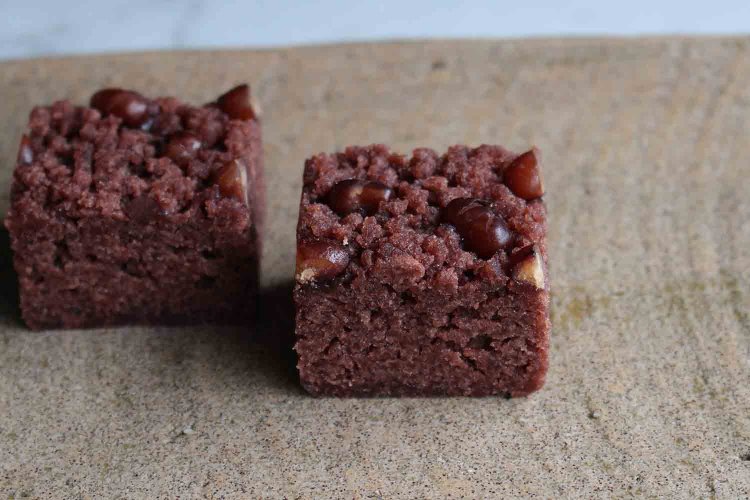 御目出糖1個280円。