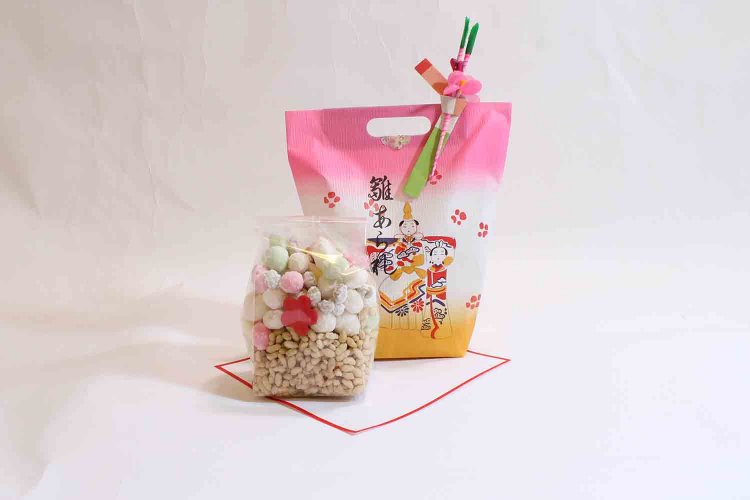 自家製ひなあられ980円（画像提供：いいだばし萬年堂）