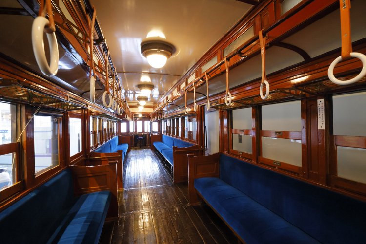 クラシカルなムードがたまらない「デハ1形5号電車」は車内の見学もOK！