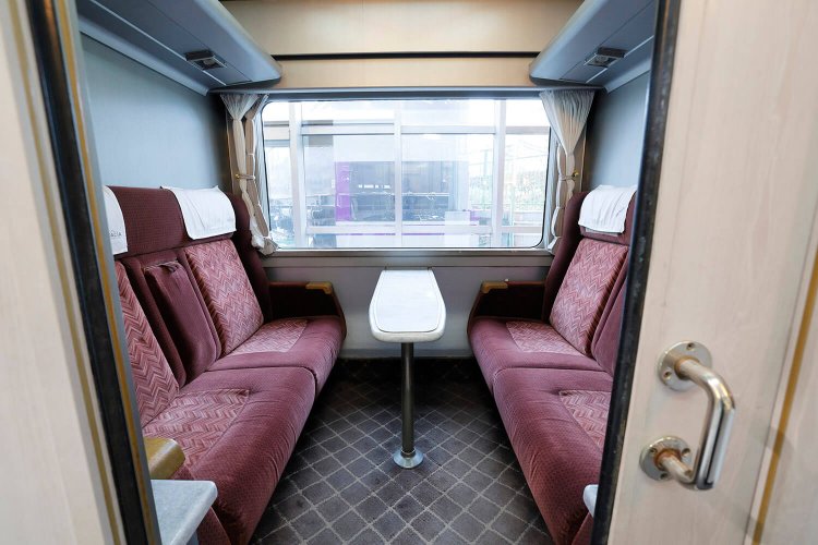 スペーシア個室のこのパーソナル空間がいいんだよなあ。