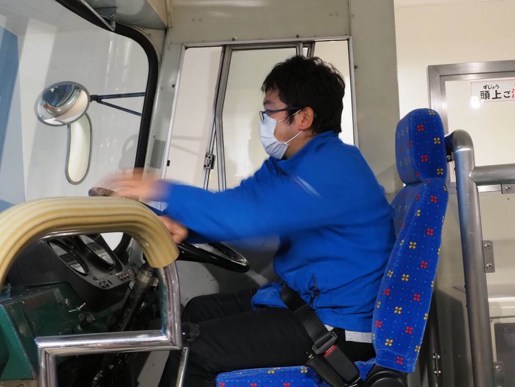 結構ムズイ！！　華麗なハンドルさばきを見せたかった……。