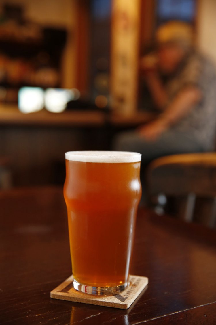 箕面ペールエールUKパイント（568ml.）1250円～、USパイント（473ml.）1100円～。