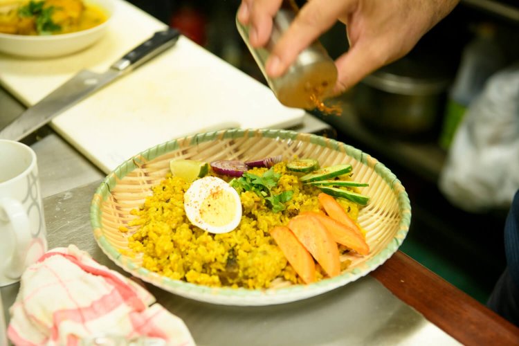 豆ごはんのブナ・キチュリはチリパウダーがアクセント。