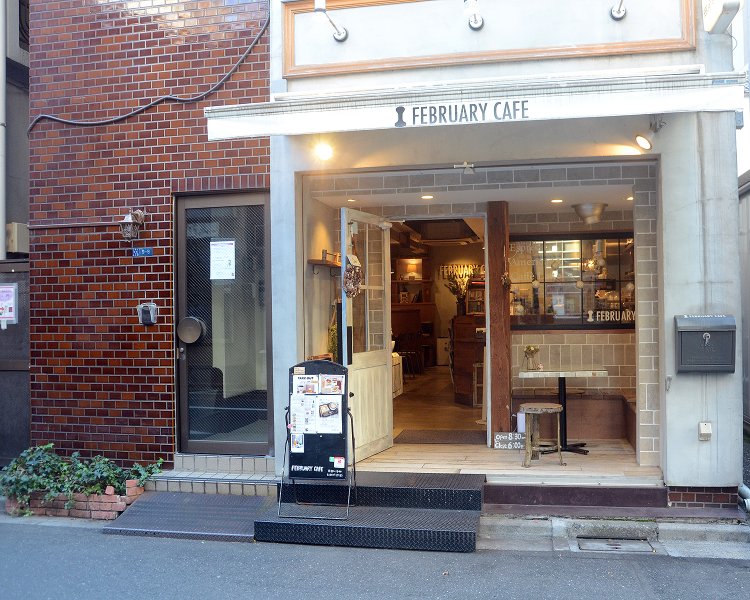 地下鉄浅草線浅草駅からは徒歩1分程度と好アクセスも、浅草のメインストリートからは10分前後かかることも。「こんなところにあったんだ！」と言いながら来てくれる方も多いという。