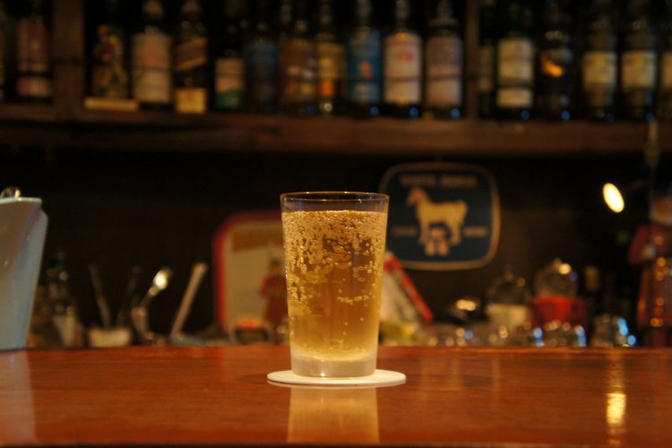 バー好きの間ではよく知られるロックフィッシュ流のハイボール900円。