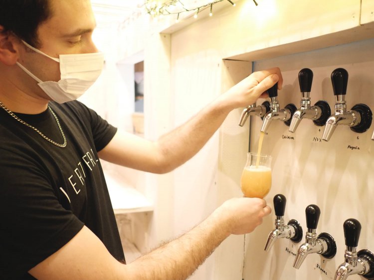 生ビールのタップは10ほど。