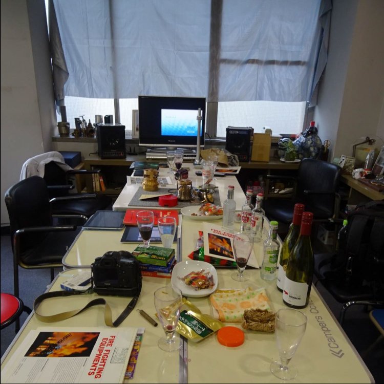 はじめて村上製作所を訪れた時の様子。ボトルでワインまで用意し、歓迎してくれたそう。