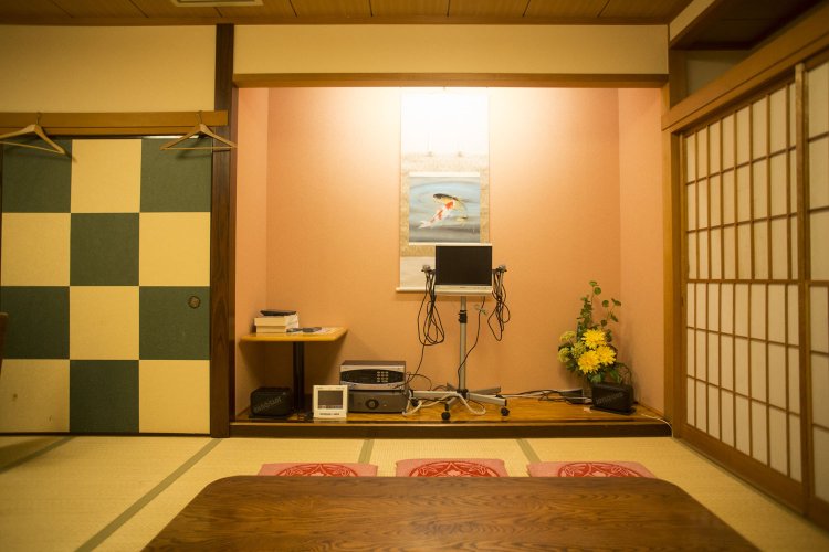 VIP感漂うカラオケルーム、お座敷、卓球場まであるから恐れ入る！