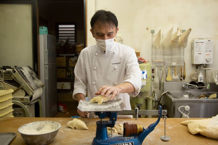 店主の濱中さん。仕込みから焼成まですべて一人で行っている。