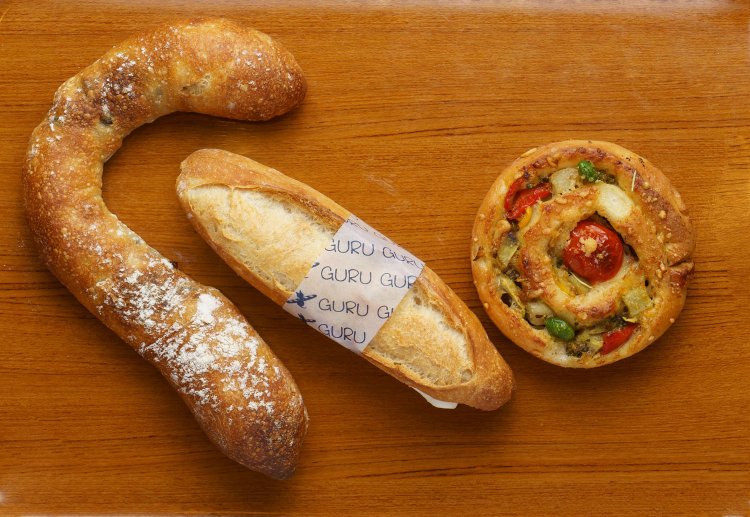 ミルクフランス180円。野菜のグルグル230円。