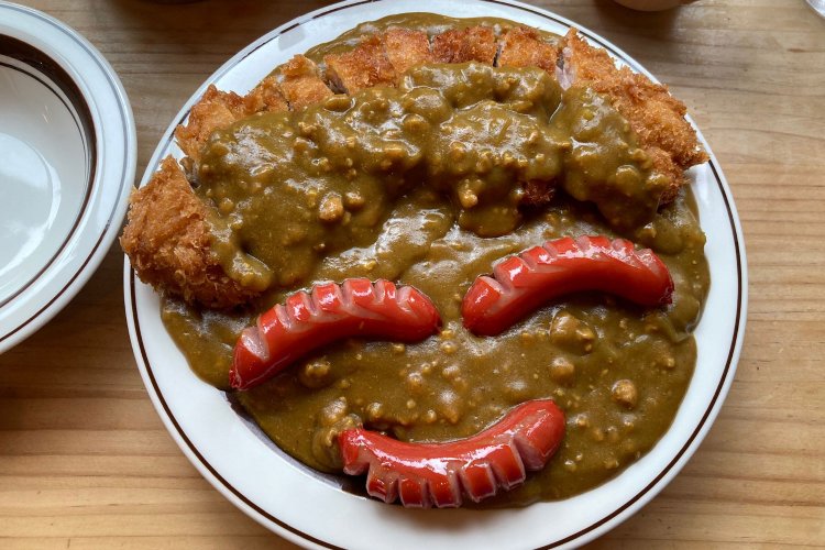 「散歩の達人」夏カレー特集号を見て行った。挽肉カレーって神保町『まんてん』のインスパイアかな？