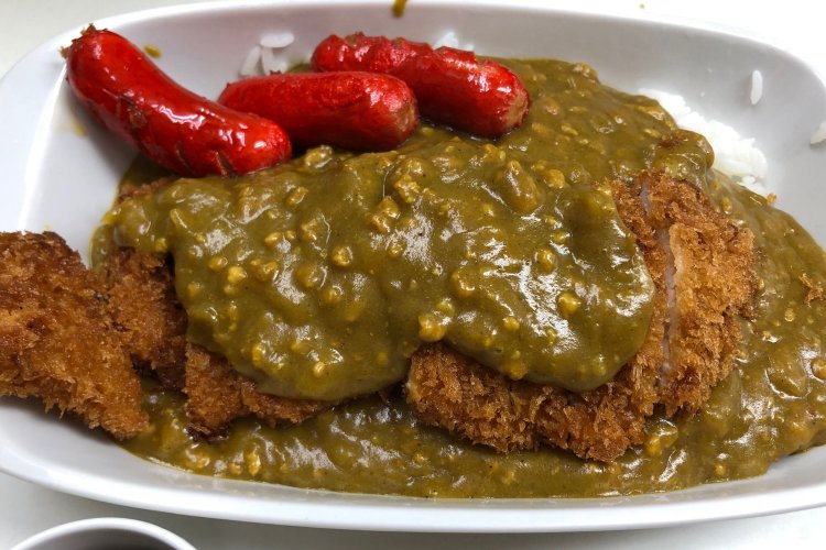 神保町カレーのぶっちぎり1位はここでは。先代が引退して次男に引き継がれた後も安定安心の味。