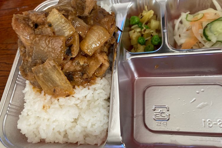 店主夫婦が夏はハンガリーで過ごすため毎年7〜9月は閉店状態でしたが、コロナ禍のために一年中やってます。おすすめは玉ねぎが美味しいチキンドピアザと、ナスの食感が楽しいひき肉カレー。